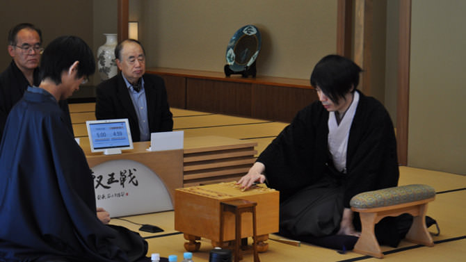 特別開館の事例のご紹介。和風別館で実施された将棋「第二期叡王戦決勝三番勝負」の写真。