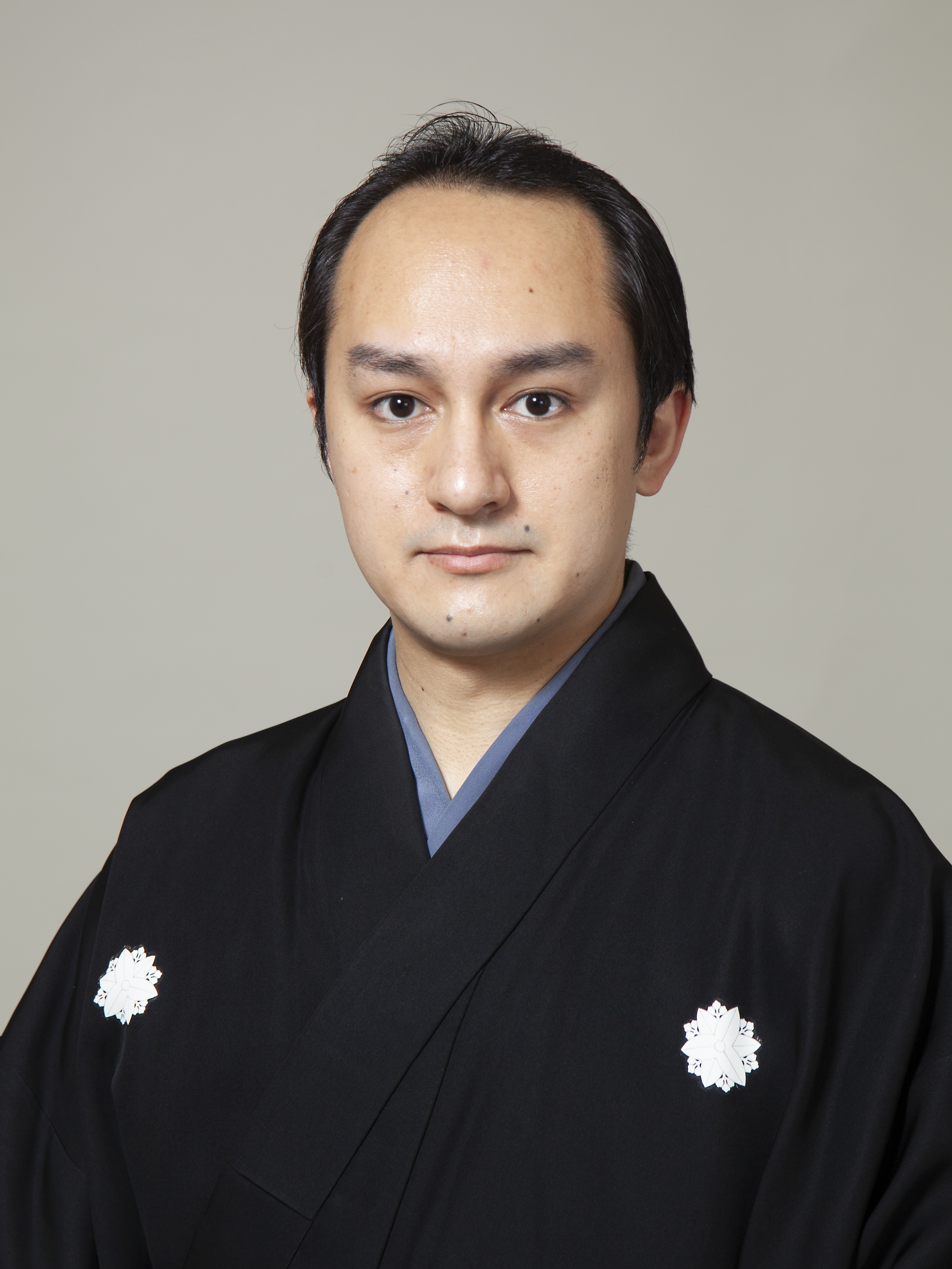 金剛 龍謹 氏