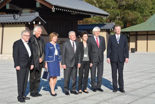 H.E. Dr. Joachim Gauck, President of the Federal Republic of Germany and the member of his party being taken for a commemoration photo, before leaving the Kyoto State Guest House.