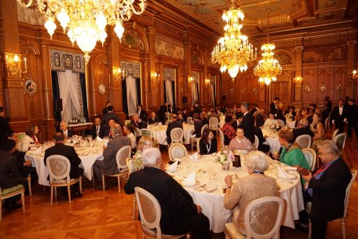 花鳥の間において行われた、最高裁長官主催の晩餐会の様子