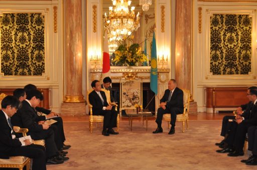 Kazakhstan Friendship Council President Kawamura making a courtesy call on the President Nazarbayev of Republic of Kazakhstan in Asahi no Ma