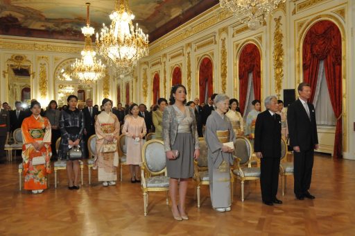 羽衣の間において行われた答礼コンサートの様子。ルクセンブルク大公国アンリ大公殿下、アレクサンドラ王女殿下、天皇皇后両陛下、宮家の方々がご出席されています。