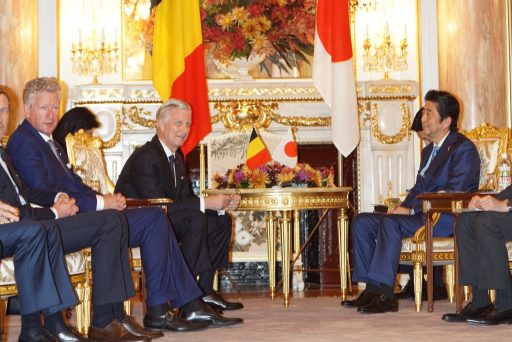 T.M. the King Philippe of the Kingdaom of Belgium and the Prime Minister Abe talking in a relaxed mood in Asahi no Ma