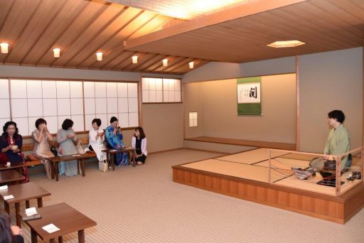 Spouse of the President of the Socialist Republic of Viet Nam  experiencing  Japanese Tea Ceremony in  Tea room