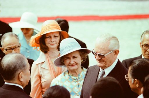 President and Mrs. Geisel greet welcoming members at the welcome ceremony in the front garden