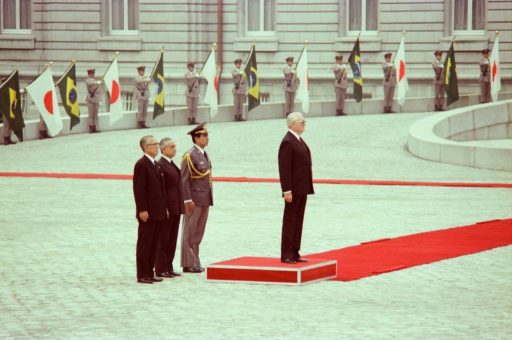 President Geisel stands on the platform during the farewell ceremony in the front garden