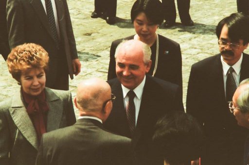 President Gorbachev and Mrs. Gorbachev greet welcoming members at the welcome ceremony in the front garden