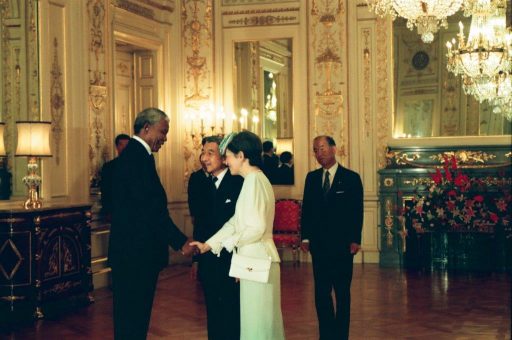 President Mandela receives Emperor and Empress Michiko in Sairan no Ma