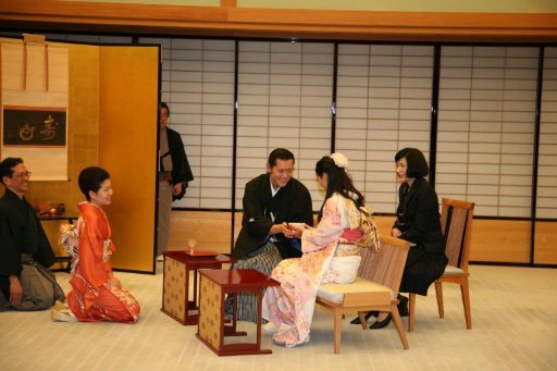 His Majesty Jigme Khesar Namgyel Wangchuck, King of the Kingdom of Bhutan and Her Majesty the Queen Jetsun Pema Wangchuck having hands-on experience of tea ceremony in Yubae no Ma.