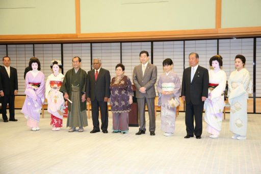 His Excellency S R Nathan, the President of the Republic of Singapore and Mrs. S R Nathan taken a commemorative photo in Yubae no Ma.