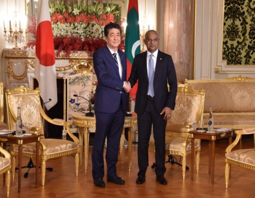 Prime Minister Abe meets with H.E. Ibrahim Mohamed Solih, President of the Republic of Maldives.