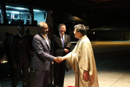 Speaker greeted by the Vice Director of the State Guest House