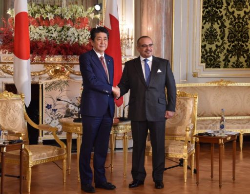 Prime Minister Abe meets with H.R.H. Prince Salman bin Hamad Al Khalifa, Crown Prince of the Kingdom of Bahrain.