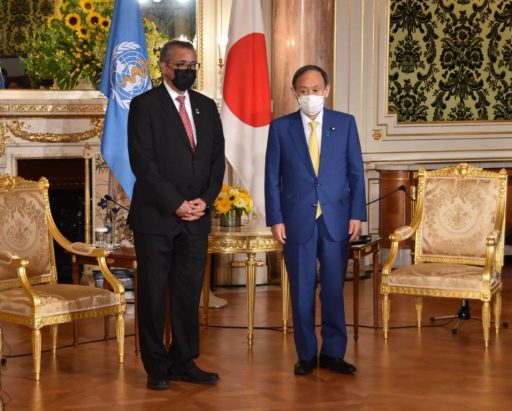 Commemorative photography of Prime Minister SUGA Yoshihide and H.E. Dr. Tedros Adhanom, Director-General, World Health Organization (WHO) before meeting in Asahi-no-ma.