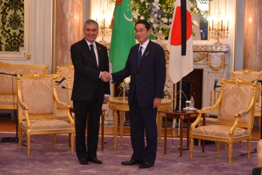 Prime Minister Kishida meets with H.E. Mr. Gurbanguly Berdimuhamedov, Chairman of the Halk Maslakhaty of the Milli Gengesh of Turkmenistan.