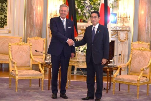 Prime Minister Kishida meets with H.E. Mr. Christian Wulff, Former President of the Federal Republic of Germany.