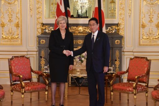 英国 テリーザ・メイ元首相との会談前の様子。
