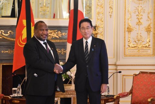 Prime Minister Kishida meets with Hon. James Marape, Prime Minister of the Independent State of Papua New Guinea.