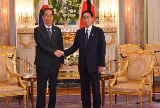 Prime Minister Kishida meets with H.E. Dr. Han Duck-soo, Prime Minister of the Republic of Korea.