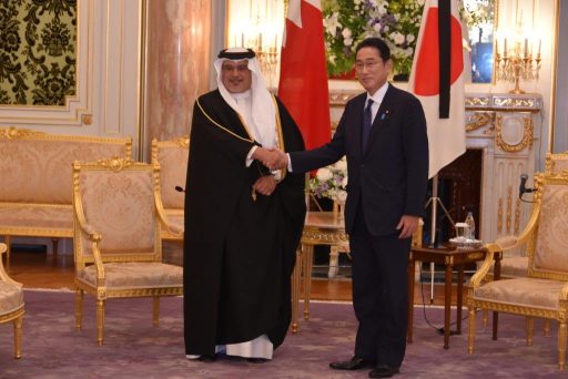 Prime Minister Kishida meets with H.R.H. Prince Salman bin Hamad Al Khalifa, Crown Prince and Prime Minister of the Kingdom of Bahrain.