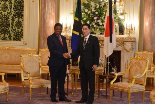 Prime Minister Kishida meets with  Hon. Mr. Majaliwa Kassim MAJALIWA, Prime Minister of the United Republic of Tanzania.