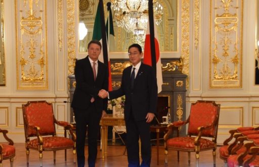 イタリア共和国 マッテオ・レンツィ元首相との会談前の様子。