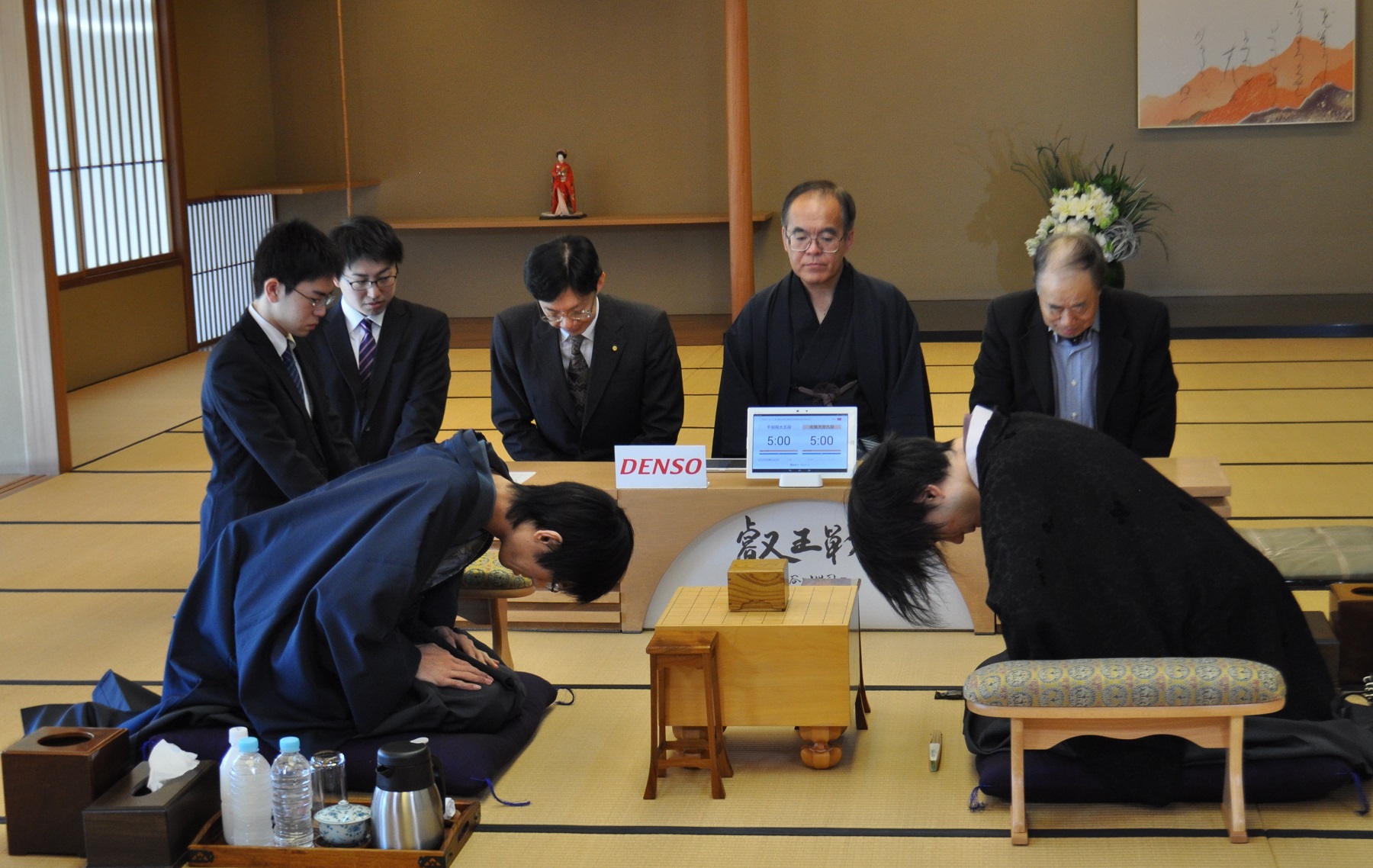 特別開館の事例のご紹介。和風別館で実施された将棋「第二期叡王戦決勝三番勝負」の写真。