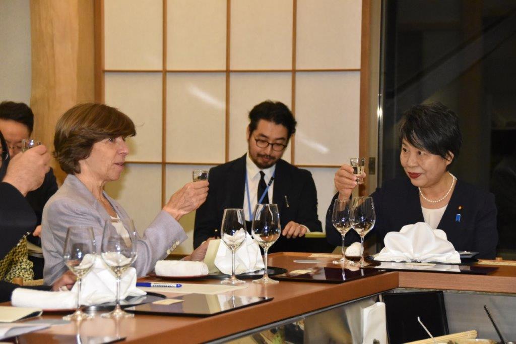 Dinner for both foreign ministers in Improvised cooking room.