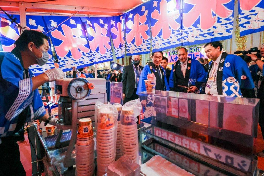 羽衣の間で行われた夏祭りの様子。
